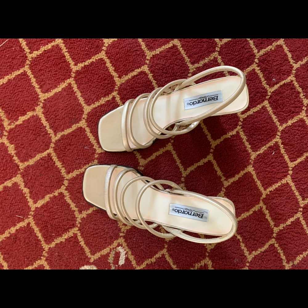 Vintage 90’s Heel